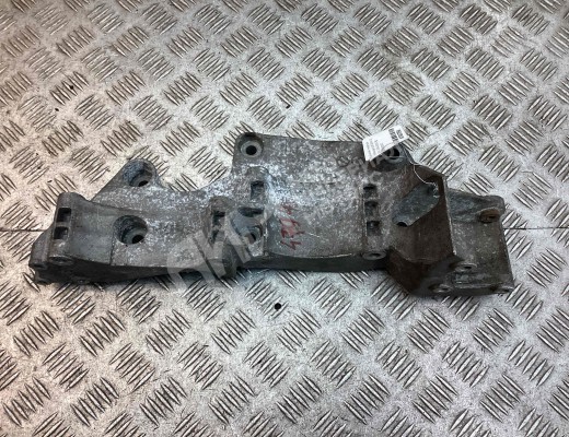 Кронштейн генератора Volkswagen Golf IV (1J) 1997-2004  Volkswagen Golf Golf IV (1J) 1997-2004