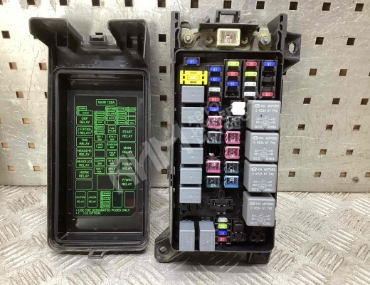 Блок предохранителей Kia Sorento I (JC/BL) 2002-2006  Kia Sorento Sorento I (JC/BL) 2002-2006