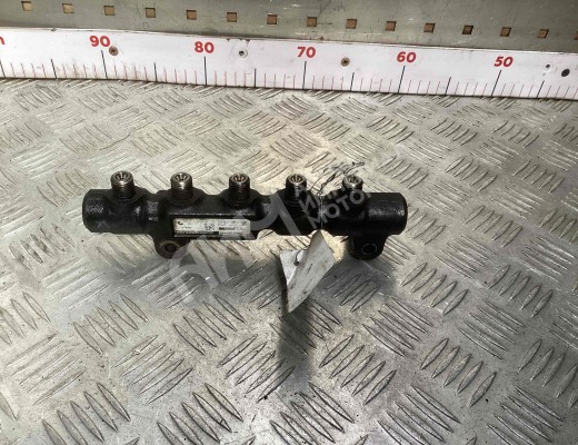 Топливная рампа Volvo V50 (MW) 2003-2007  Volvo V50 V50 (MW) 2003-2007