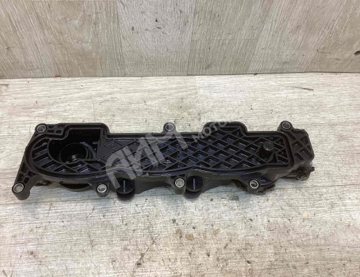 Клапанная крышка Volvo V50 (MW) 2007-2012 рестайлинг  Volvo V50 V50 (MW) 2007-2012 рестайлинг