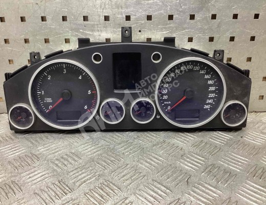 Щиток приборов (приборная панель) Volkswagen Touareg I (7L) 2002-2006  Volkswagen Touareg Touareg I (7L) 2002-2006