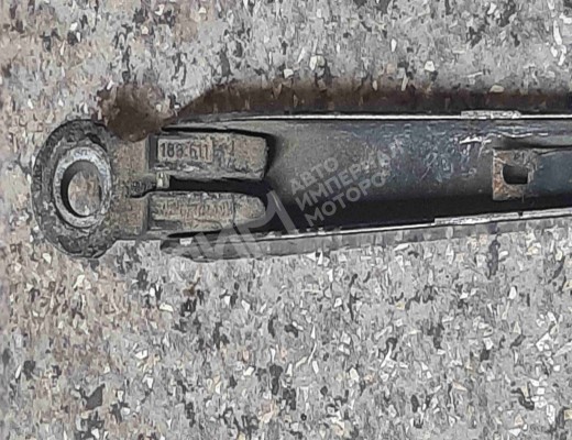 Щеткодержатель задний Volkswagen Passat B3 1988-1993  Volkswagen Passat Passat B3 1988-1993