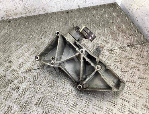 Кронштейн генератора Renault Espace IV 2002-2006  Renault Espace Espace IV 2002-2006