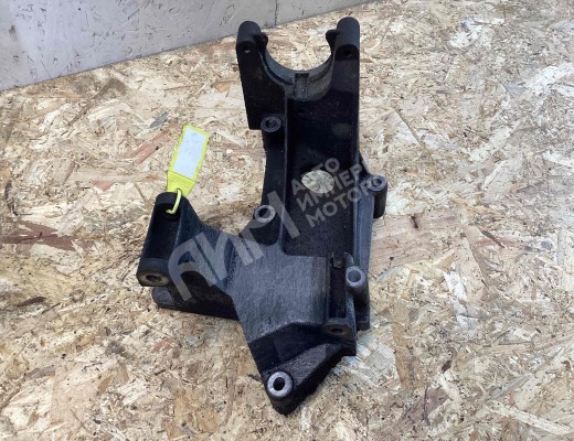 Кронштейн генератора Ford Focus I 2001-2005 рестайлинг  Ford Focus Focus I 2001-2005 рестайлинг