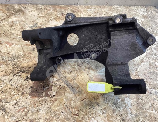 Кронштейн генератора Ford Focus I 2001-2005 рестайлинг  Ford Focus Focus I 2001-2005 рестайлинг
