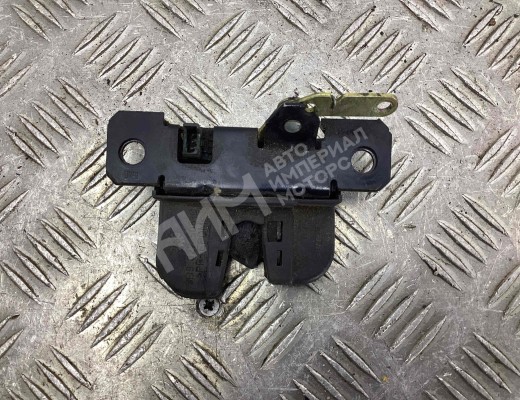 Замок багажника Volkswagen Passat B5 (3B) 1996-2000  Volkswagen Passat Passat B5 (3B) 1996-2000