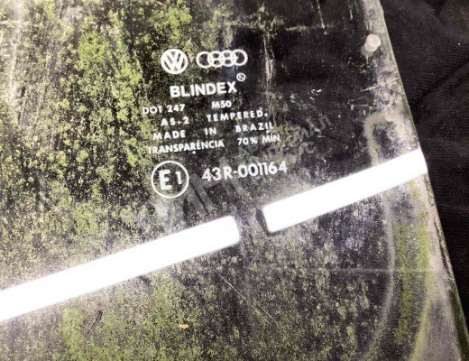 Стекло двери передней правой Volkswagen L80 1994-2000  Volkswagen L80 L80 1994-2000