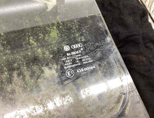 Стекло двери передней левой Volkswagen L80 1994-2000  Volkswagen L80 L80 1994-2000