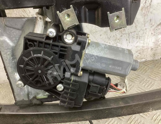 Стеклоподъемник передний правый Audi A4 B5 (8D) 1994-1999  Audi A4 A4 B5 (8D) 1994-1999