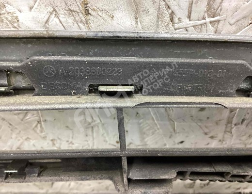 Решетка радиатора Mercedes C (W203) 2004-2007 рестайлинг  Mercedes C C (W203) 2004-2007 рестайлинг