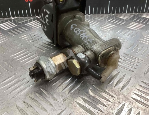 Кран ручного тормоза Volkswagen L80 1994-2000  Volkswagen L80 L80 1994-2000