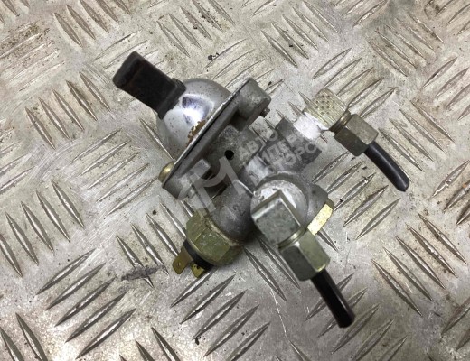 Кнопка (выключатель) Volkswagen L80 1994-2000  Volkswagen L80 L80 1994-2000