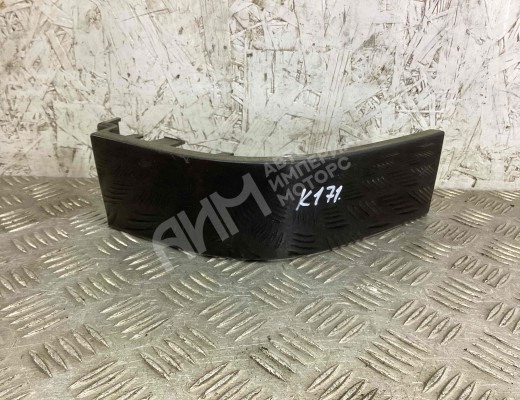 Ус под фонарь правый Seat Alhambra I (7M) 2000-2010 рестайлинг  Seat Alhambra Alhambra I (7M) 2000-2010 рестайлинг