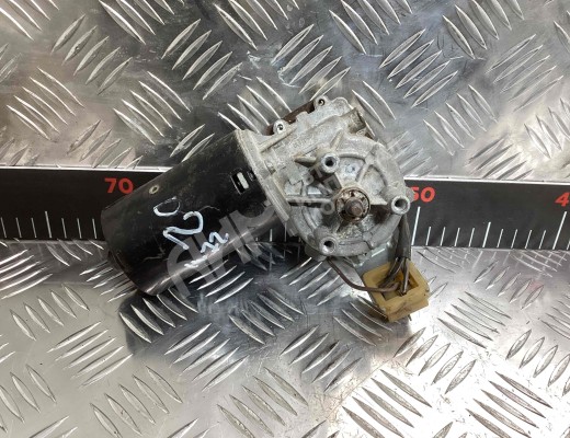 Моторчик передних стеклоочистителей (дворников) Volkswagen L80 1994-2000  Volkswagen L80 L80 1994-2000