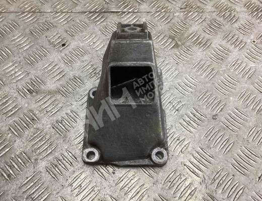 Кронштейн двигателя Audi A8 D2 (4D) 1994-2002  Audi A8 A8 D2 (4D) 1994-2002