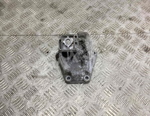 Кронштейн двигателя Audi A8 D2 (4D) 1994-2002  Audi A8 A8 D2 (4D) 1994-2002