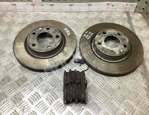 Диск тормозной передний Audi A4 B5 (8D) 1994-1999  Audi A4 A4 B5 (8D) 1994-1999