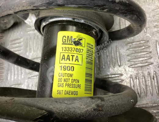 Стойка передняя левая Chevrolet Cruze I (J300) 2009-2015  Chevrolet Cruze Cruze I (J300) 2009-2015