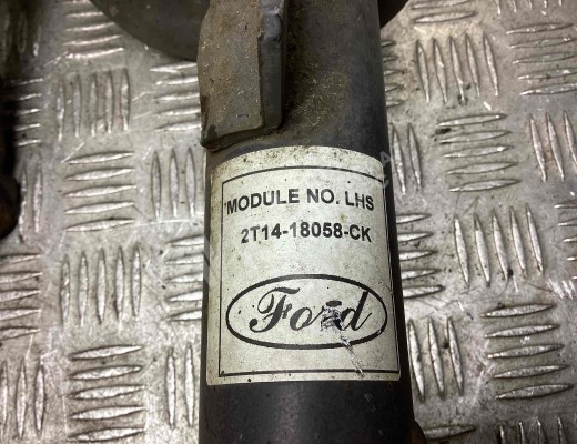 Стойка передняя левая Ford T. Connect I 2002-2009  Ford Transit Connect T. Connect I 2002-2009