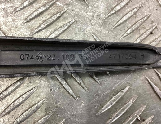 Щеткодержатель (поводок стеклоочистителя, дворник) Chrysler Voyager IV (RG) 2001-2008  Chrysler Voyager Voyager IV (RG) 2001-2008