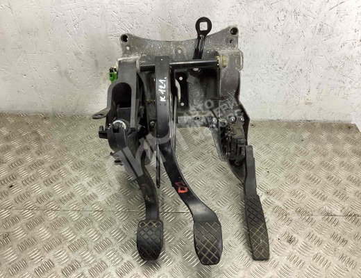 Узел педальный (блок педалей) Volkswagen Touareg I (7L) 2002-2006  Volkswagen Touareg Touareg I (7L) 2002-2006