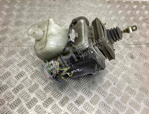 Блок ABS  Mitsubishi Pajero Pajero III 1999-2006