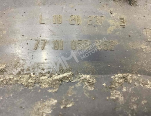 Крышка подкрылка сервисная Renault Megane II 2002-2006  Renault Megane Megane II 2002-2006