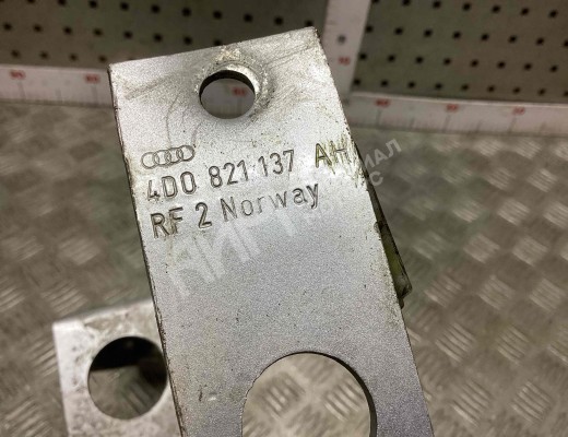 Кронштейн крепления крыла переднего левого Audi A8 D2 (4D) 1994-2002  Audi A8 A8 D2 (4D) 1994-2002