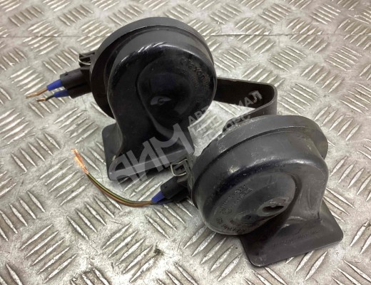 Сигнал (клаксон) Audi A4 B5 (8D) 1999-2001 рестайлинг  Audi A4 A4 B5 (8D) 1999-2001 рестайлинг