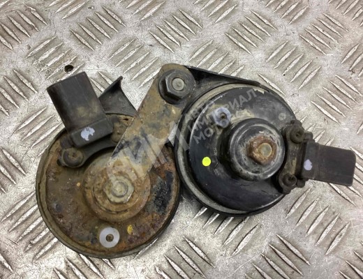 Сигнал (клаксон) Audi A6 Allroad C5 (4BH) 2000-2005  Audi A6 Allroad A6 Allroad C5 (4BH) 2000-2005
