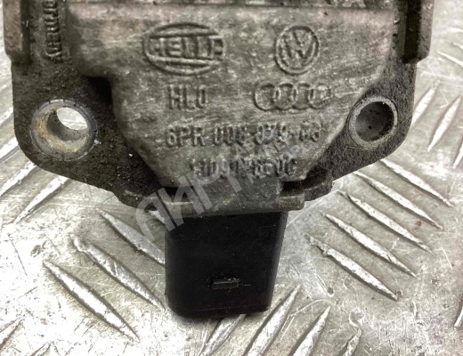 Датчик уровня масла Volkswagen Passat B5 (3B) 1996-2000  Volkswagen Passat Passat B5 (3B) 1996-2000