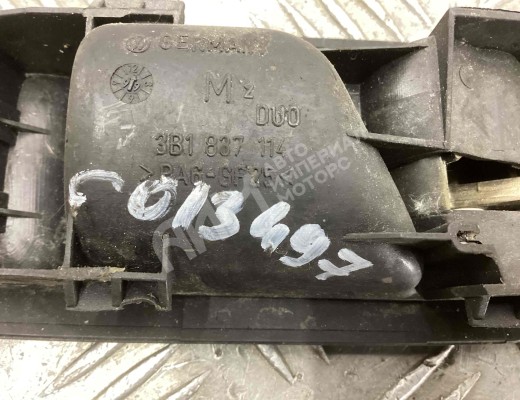 Ручка внутренняя передняя правая Volkswagen Passat B5 (3B) 1996-2000  Volkswagen Passat Passat B5 (3B) 1996-2000