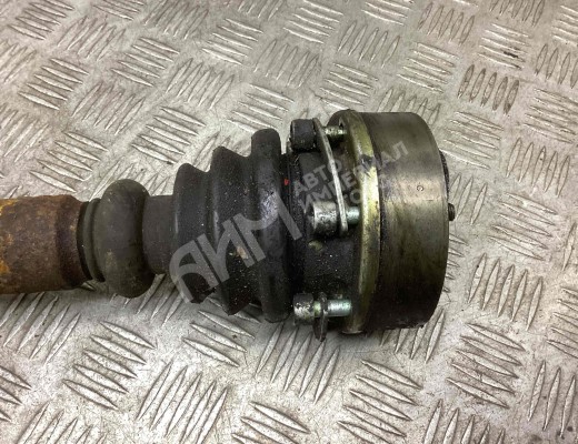 Полуось передняя левая (приводной вал, ШРУС) Volkswagen Passat B5 (3B) 1996-2000  Volkswagen Passat Passat B5 (3B) 1996-2000