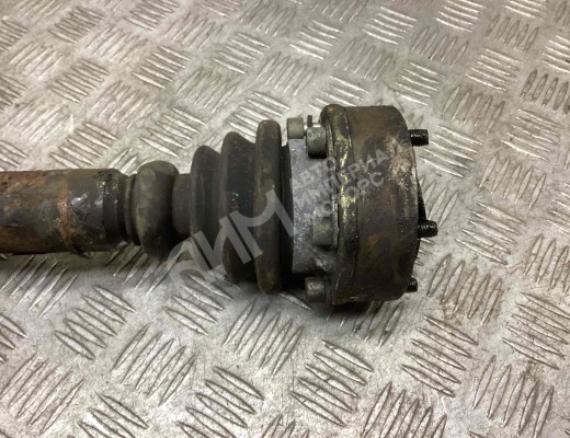 Полуось передняя левая (приводной вал, ШРУС) Volkswagen Passat B5 (3B) 1996-2000  Volkswagen Passat Passat B5 (3B) 1996-2000