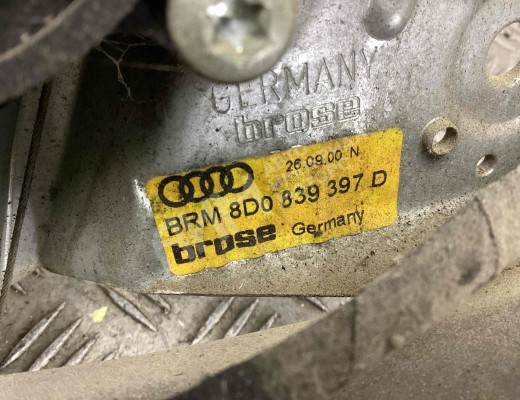 Стеклоподъемник задний левый Audi A4 B5 (8D) 1994-1999  Audi A4 A4 B5 (8D) 1994-1999