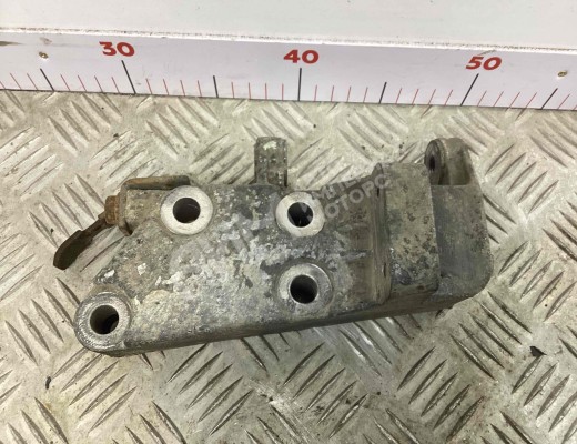 Кронштейн генератора Mercedes Axor 2001-н.в.  Mercedes Axor Axor 2001-н.в.