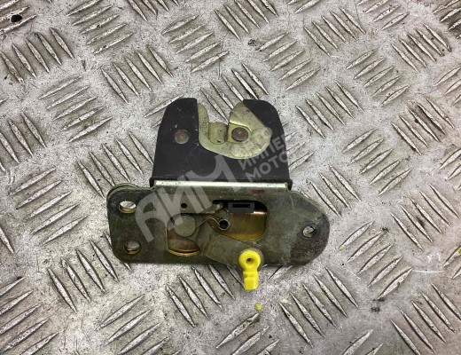 Замок багажника Mitsubishi Carisma (DA) 1995-2004  Mitsubishi Carisma Carisma (DA) 1995-2004