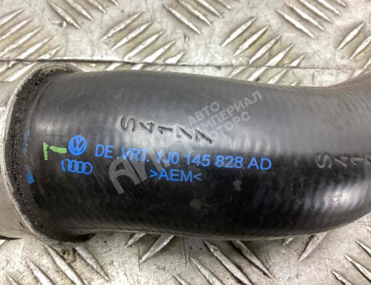 Патрубок интеркулера Volkswagen Golf IV (1J) 1997-2004  Volkswagen Golf Golf IV (1J) 1997-2004