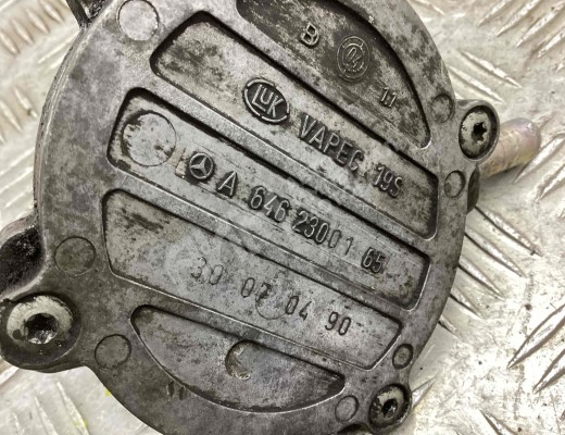 Насос вакуумный Mercedes C (W203) 2000-2004  Mercedes C C (W203) 2000-2004