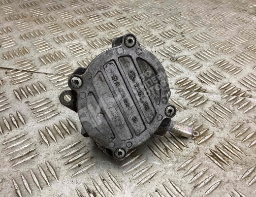 Насос вакуумный Mercedes C (W203) 2000-2004  Mercedes C C (W203) 2000-2004