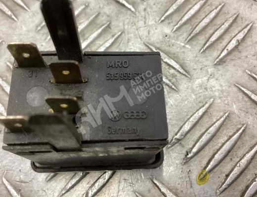 Кнопка подогрева заднего стекла Volkswagen Passat B3 1988-1993  Volkswagen Passat Passat B3 1988-1993