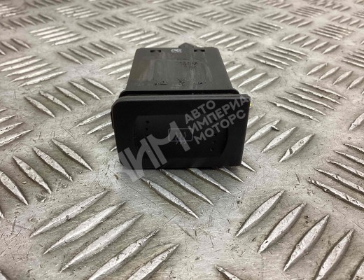 Кнопка подогрева заднего стекла Volkswagen Golf IV (1J) 1997-2004  Volkswagen Golf Golf IV (1J) 1997-2004