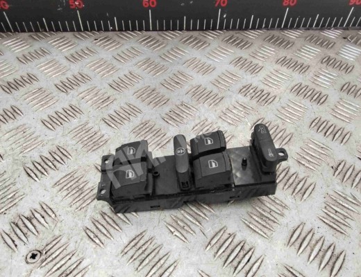 Блок управления стеклоподъемниками Volkswagen Bora (1J) 1998-2005  Volkswagen Bora Bora (1J) 1998-2005