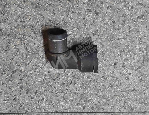 Фланец (тройник) системы охлаждения Volkswagen Vento (1H) 1992-1998  Volkswagen Vento Vento (1H) 1992-1998