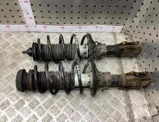 Стойка передняя левая Volkswagen Golf III (1H) 1991-1997  Volkswagen Golf Golf III (1H) 1991-1997