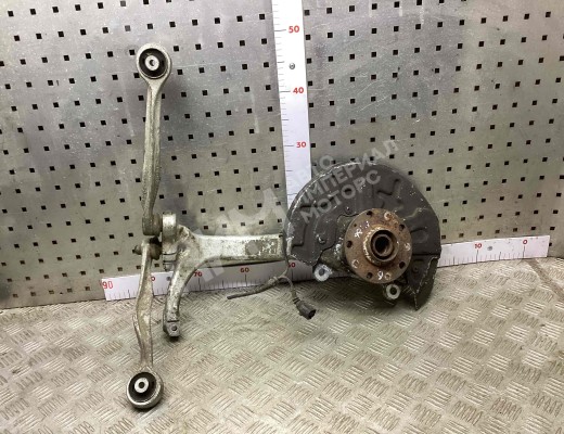Кулак поворотный правый  Audi A4 A4 B7 (8EC, 8ED) 2004-2008