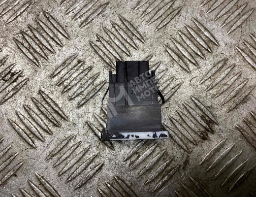 Кнопка подогрева сидений Volkswagen Touareg I (7L) 2002-2006  Volkswagen Touareg Touareg I (7L) 2002-2006