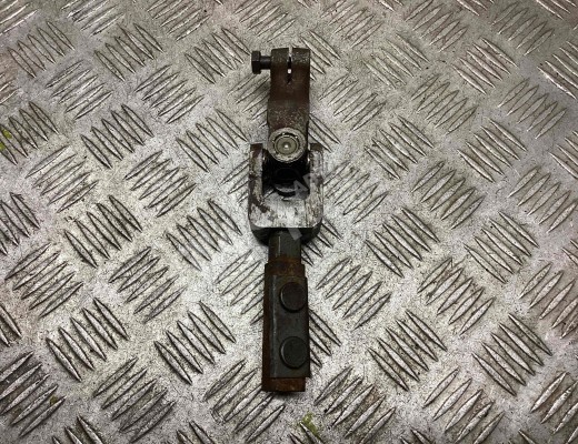 Рулевой карданчик Volkswagen Golf III (1H) 1991-1997  Volkswagen Golf Golf III (1H) 1991-1997