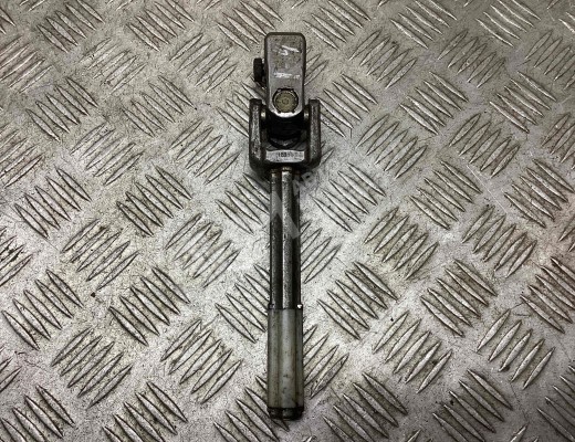 Рулевой карданчик Volkswagen Golf IV (1J) 1997-2004  Volkswagen Golf Golf IV (1J) 1997-2004