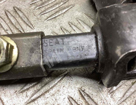 Рулевой карданчик Seat Ibiza II (6K) 1993-2002  Seat Ibiza Ibiza II (6K) 1993-2002